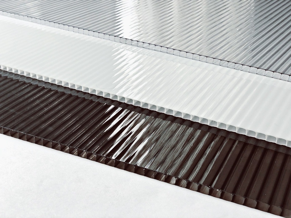 Policarbonato alveolar 2.10 x 5.80M x 8MM. Transparente